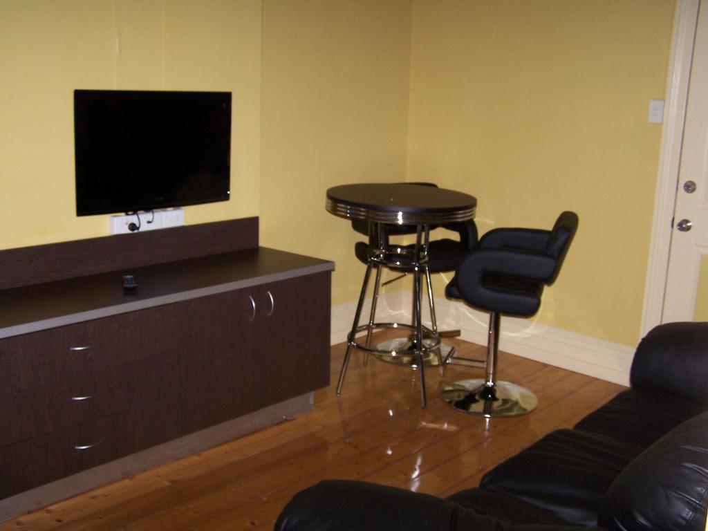 Moondyne Joe'S Hotel Fremantle Room photo